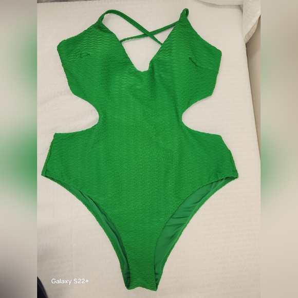 Victoria’s Secret Beach Beads Cut-Out Cheeky One-Piece Size XL.  #B11 - Picture 10 of 11